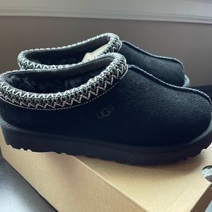 Black Tasman Ugg Size 6